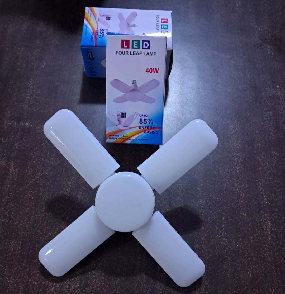 Four Leaf Lamp (40W)